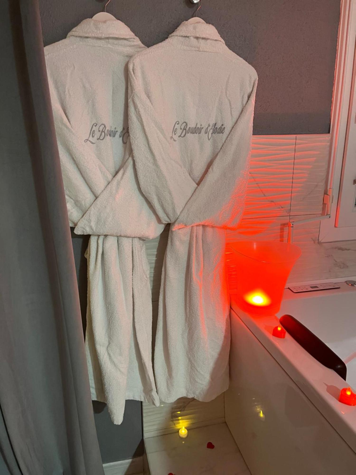 « Le Boudoir D'Elodie » Le Spa Romantique Saint-Léonard Buitenkant foto